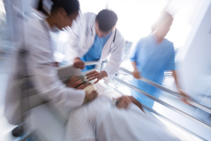 ¿Qué hacer y a quién recurrir en una emergencia médica en casa?