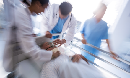 ¿Qué hacer y a quién recurrir en una emergencia médica en casa?