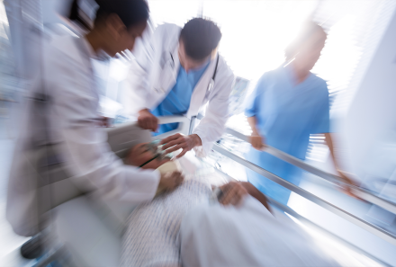 ¿Qué hacer y a quién recurrir en una emergencia médica en casa?